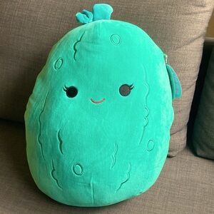 Squishmallow Marilyn